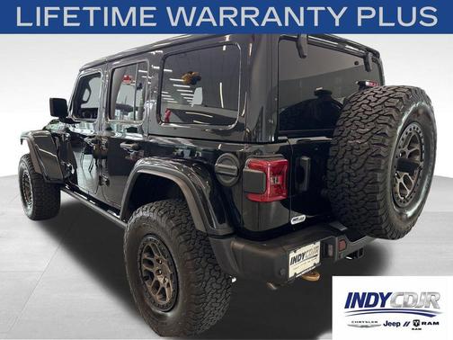 Black Clearcoat 2023 Jeep Wrangler Rubicon 392