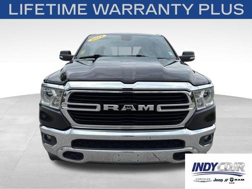 Diamond Black Crystal Pearlcoat 2019 RAM 1500 Big Horn