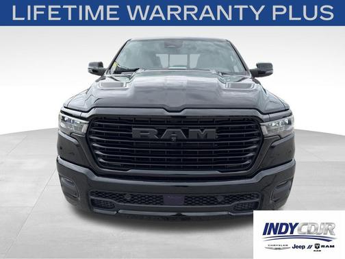 Diamond Black Crystal Pearlcoat 2026 RAM 1500 Laramie