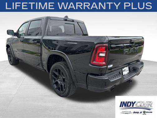Diamond Black Crystal Pearlcoat 2026 RAM 1500 Laramie