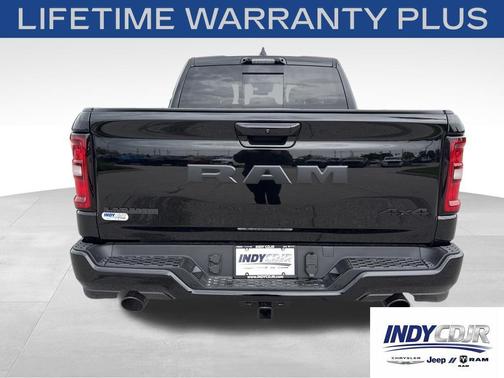 Diamond Black Crystal Pearlcoat 2026 RAM 1500 Laramie