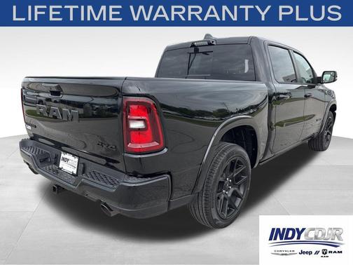 Diamond Black Crystal Pearlcoat 2026 RAM 1500 Laramie