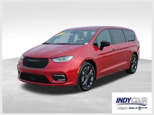 Red Hot Pearlcoat 2026 Chrysler Pacifica L