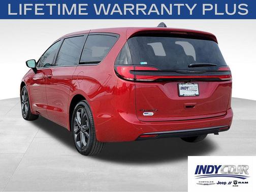 Red Hot Pearlcoat 2026 Chrysler Pacifica L