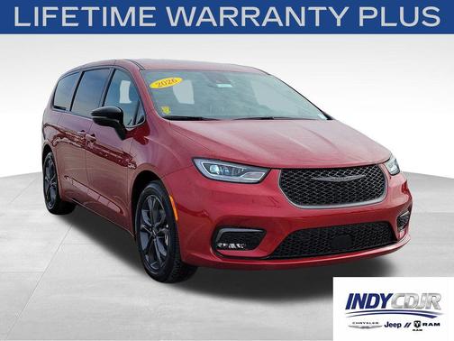 Red Hot Pearlcoat 2026 Chrysler Pacifica L