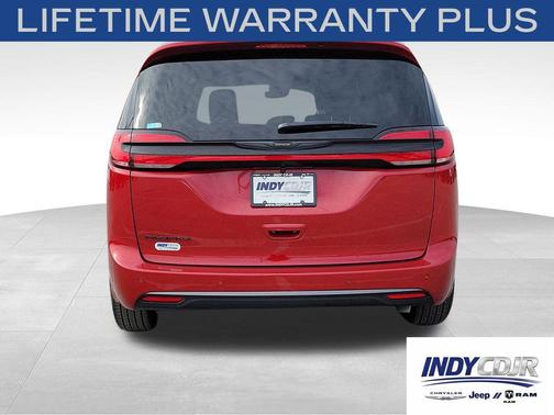 Red Hot Pearlcoat 2026 Chrysler Pacifica L