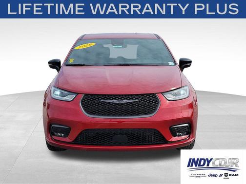 Red Hot Pearlcoat 2026 Chrysler Pacifica L