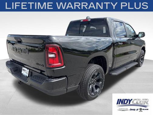 Diamond Black Crystal Pearlcoat 2026 RAM 1500 Express