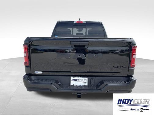 Diamond Black Crystal Pearlcoat 2026 RAM 1500 Express