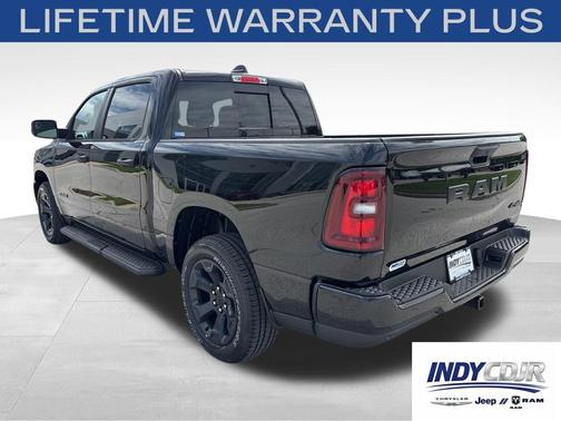Diamond Black Crystal Pearlcoat 2026 RAM 1500 Express