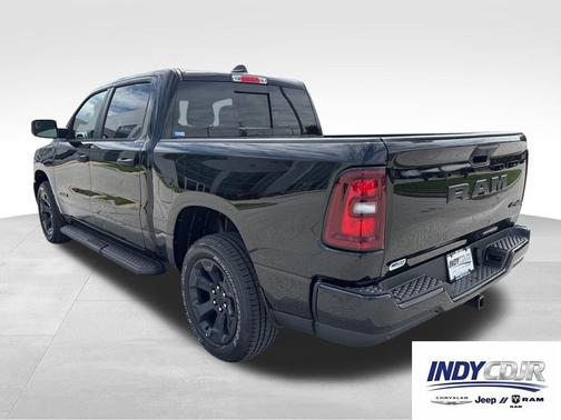 Diamond Black Crystal Pearlcoat 2026 RAM 1500 Express