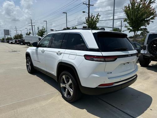 2022 Jeep Grand Cherokee 4xe Base