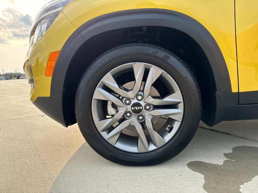 2022 Kia Seltos S