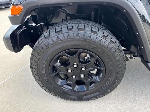 2023 Jeep Gladiator Sport