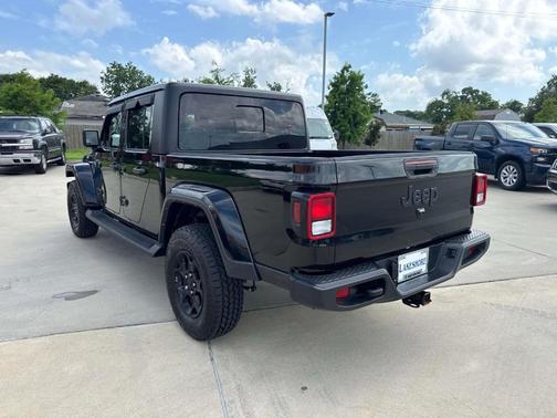 2023 Jeep Gladiator Sport