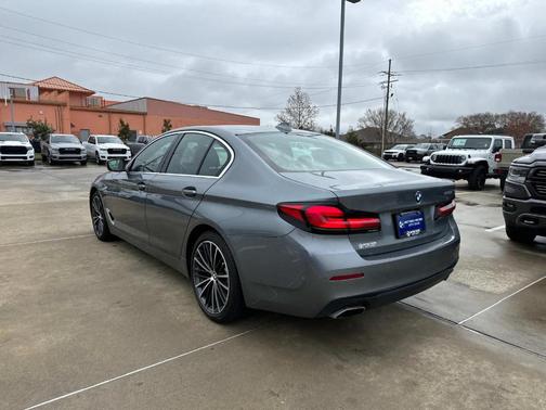 2022 BMW 530 i