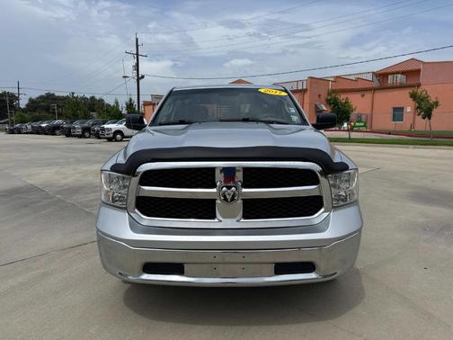 2017 RAM 1500 SLT