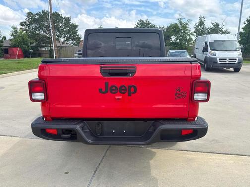 2022 Jeep Gladiator Sport