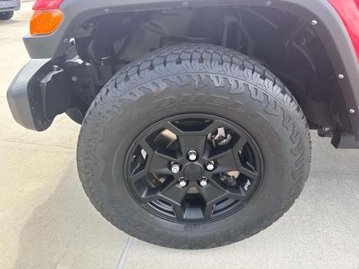 2022 Jeep Gladiator Sport