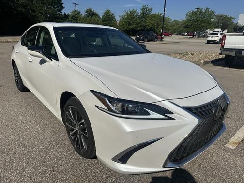 2024 Lexus ES 250 Base