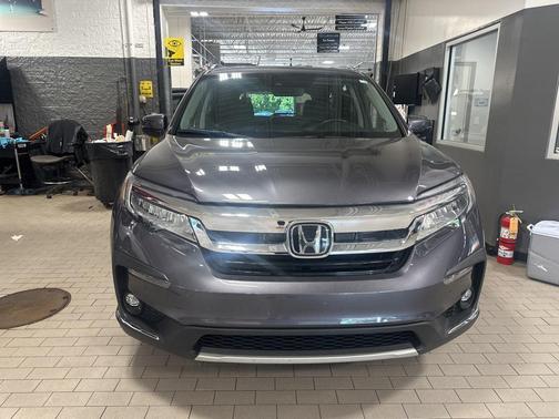 2022 Honda Pilot Touring 8-Passenger