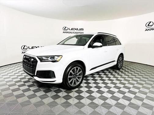 2022 Audi Q7 45 Premium Plus