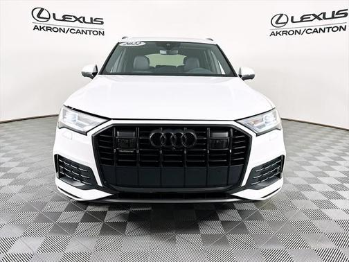 2022 Audi Q7 45 Premium Plus