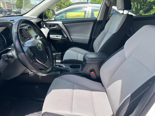 2017 Toyota RAV4 Hybrid XLE