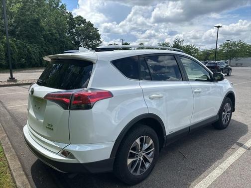 2017 Toyota RAV4 Hybrid XLE