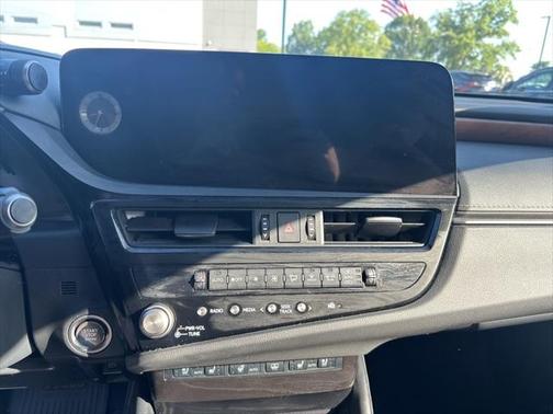 2023 Lexus ES 350 Ultra Luxury