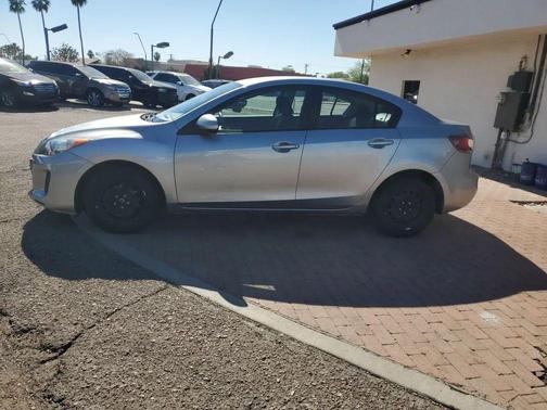 2013 Mazda Mazda3 i Sport