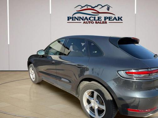 2019 Porsche Macan Sport Utility 4D