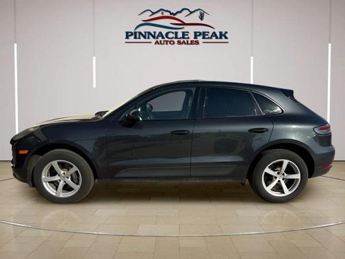2019 Porsche Macan Sport Utility 4D
