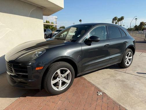 2019 Porsche Macan Sport Utility 4D