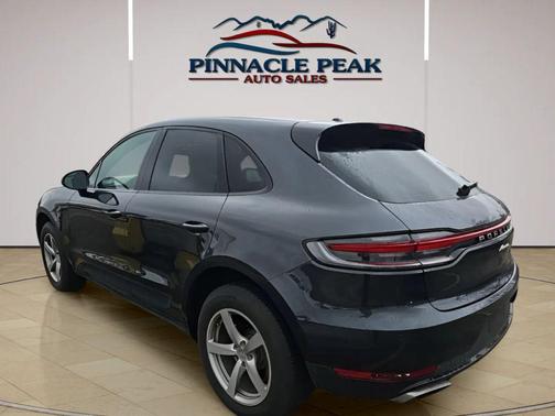 2019 Porsche Macan Sport Utility 4D