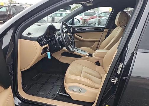 2019 Porsche Macan Sport Utility 4D