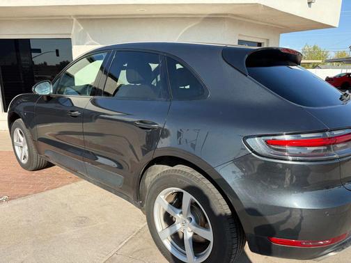2019 Porsche Macan Sport Utility 4D