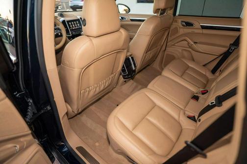 2017 Porsche Cayenne Platinum Edition