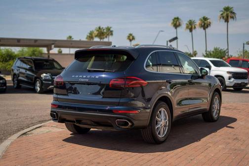 2017 Porsche Cayenne Platinum Edition