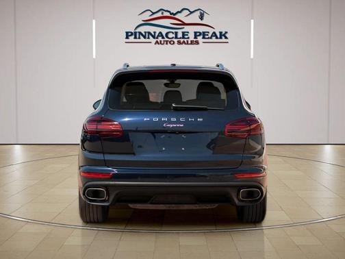 2017 Porsche Cayenne Platinum Edition