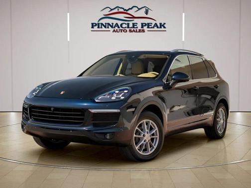 2017 Porsche Cayenne Platinum Edition