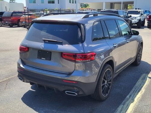 2023 Mercedes-Benz GLB 250