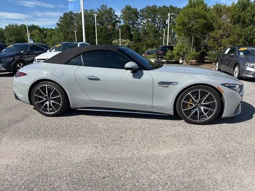MANUFAKTUR Alpine Grey Non-Metallic 2023 Mercedes-Benz AMG SL 63 Base