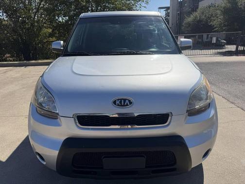 2010 Kia Soul +