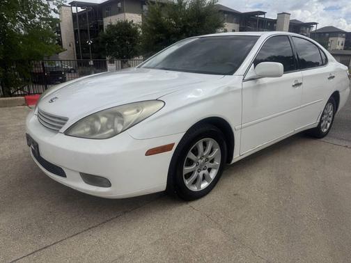 White 2002 Lexus ES 300 Base