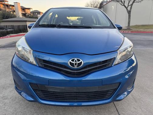 2013 Toyota Yaris LE