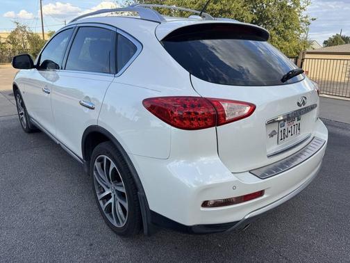 2016 INFINITI QX50 Base