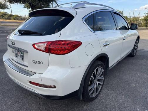 2016 INFINITI QX50 Base