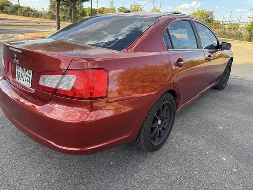 2011 Mitsubishi Galant Base