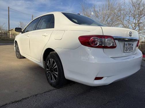 2011 Toyota Corolla LE